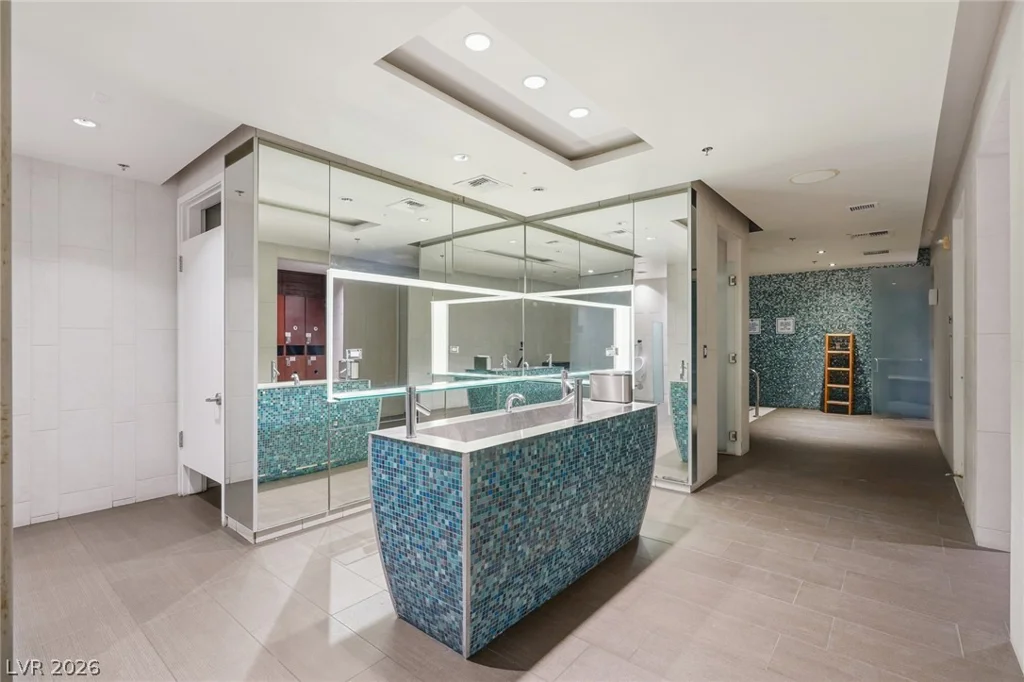 4575 Dean Martin, Las Vegas, NV 89103
