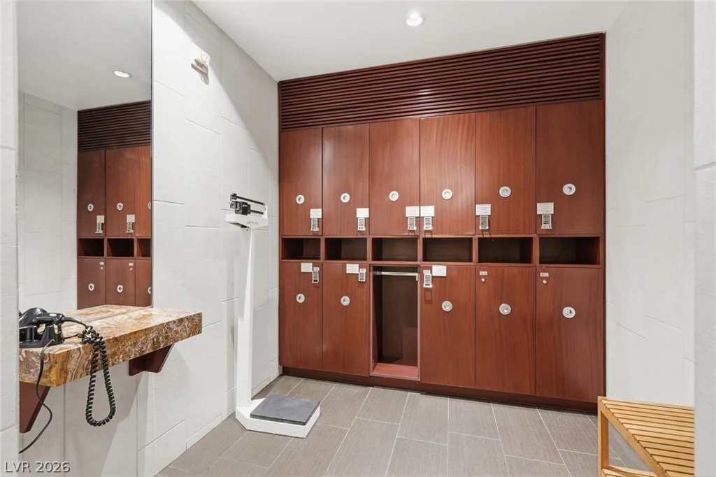 4575 Dean Martin, Las Vegas, NV 89103