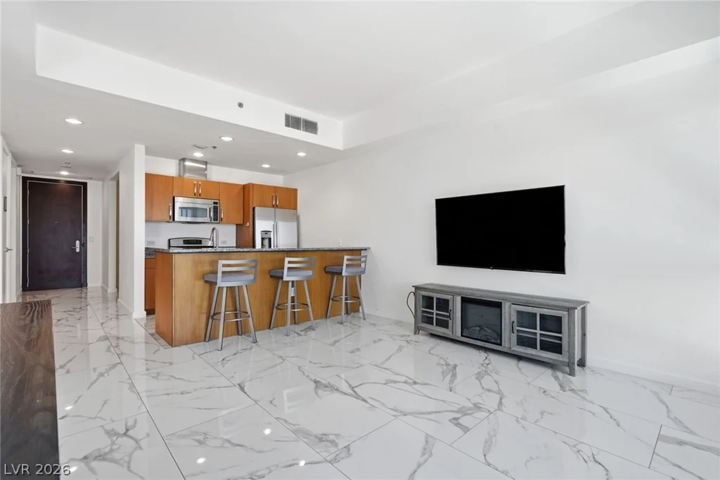 4575 Dean Martin, Las Vegas, NV 89103