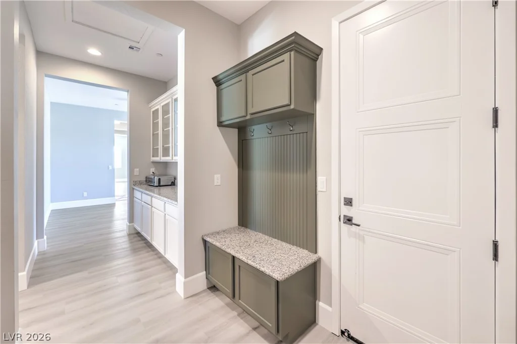 9930 Justin Earl, Las Vegas, NV 89149