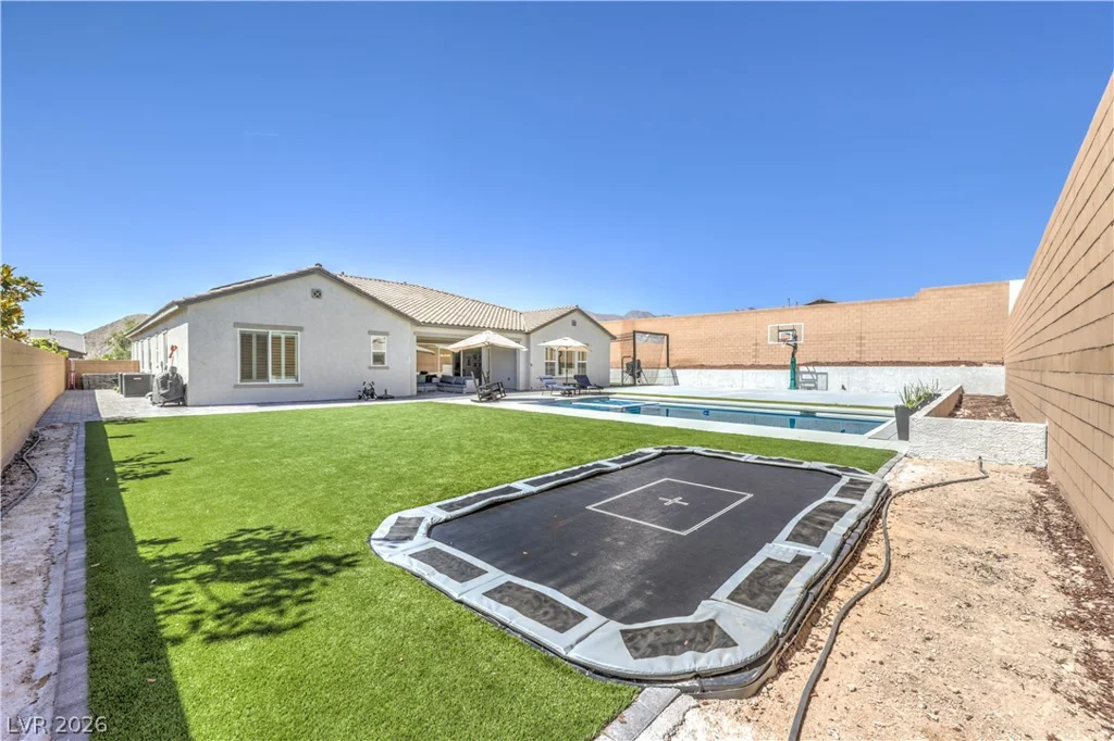 9930 Justin Earl, Las Vegas, NV 89149