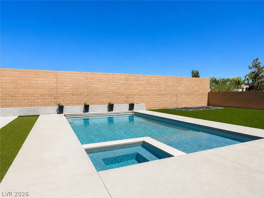9930 Justin Earl, Las Vegas, NV 89149