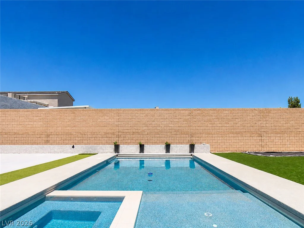 9930 Justin Earl, Las Vegas, NV 89149
