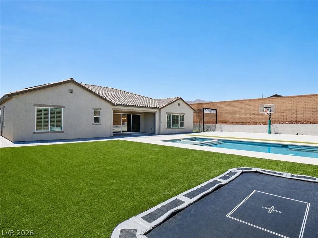 9930 Justin Earl, Las Vegas, NV 89149
