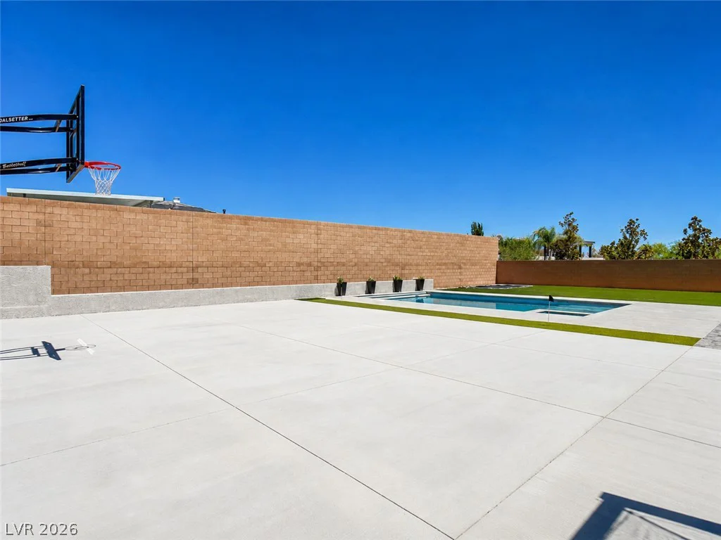 9930 Justin Earl, Las Vegas, NV 89149