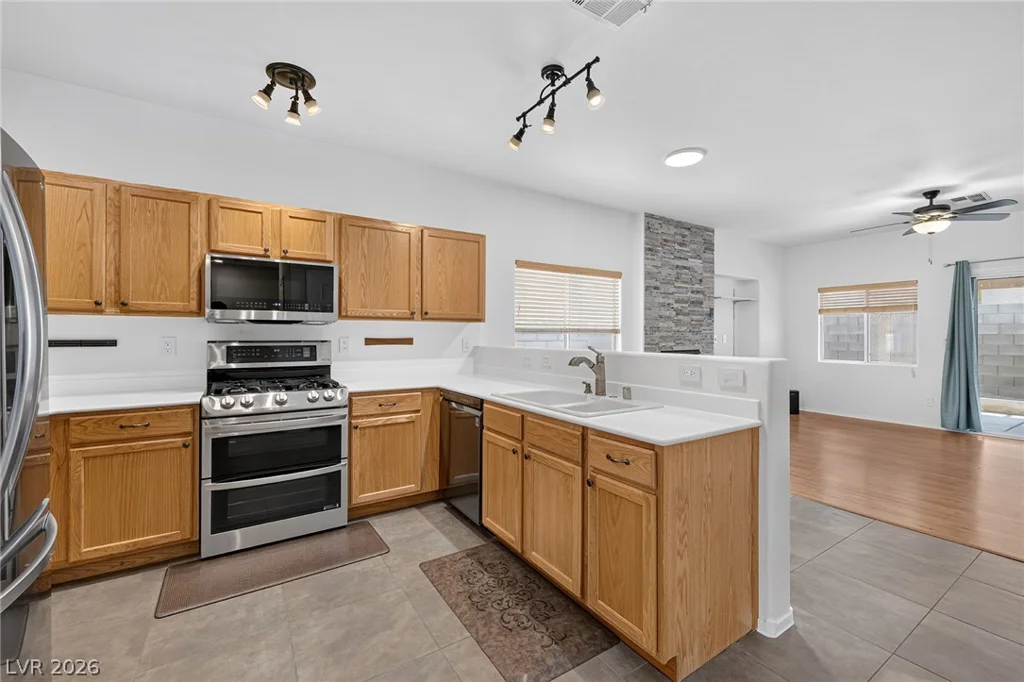 9001 Teetering Rock, Las Vegas, NV 89143