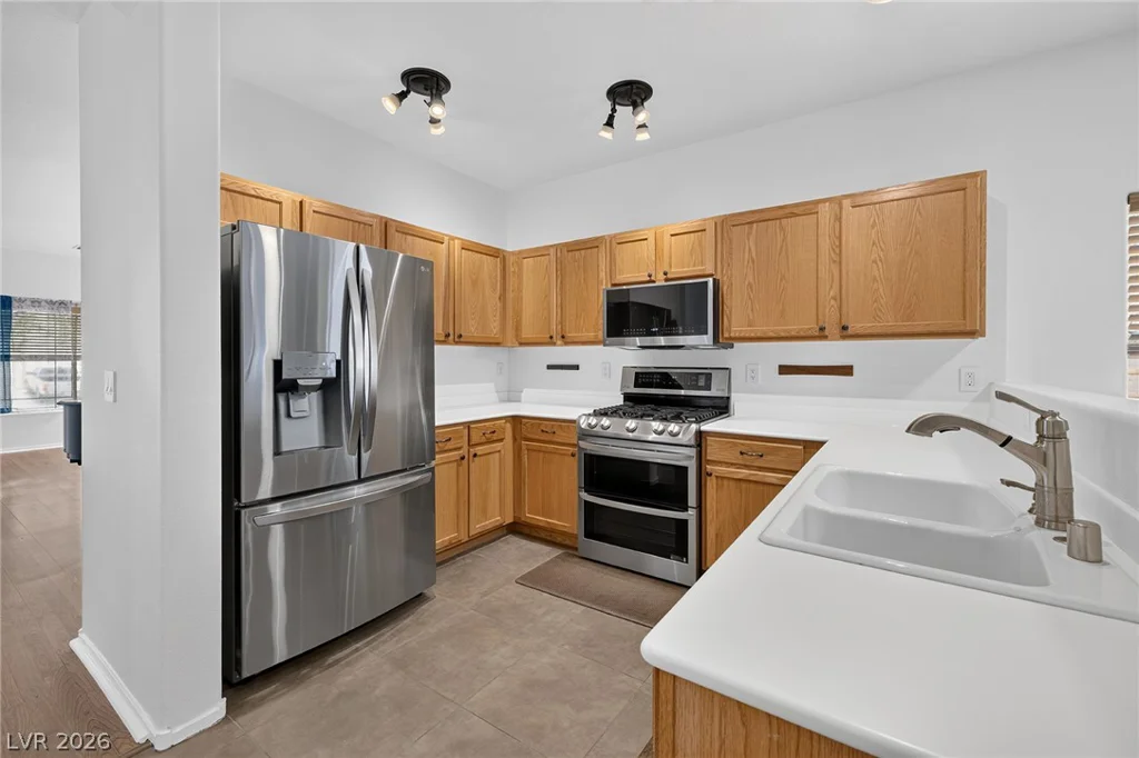 9001 Teetering Rock, Las Vegas, NV 89143