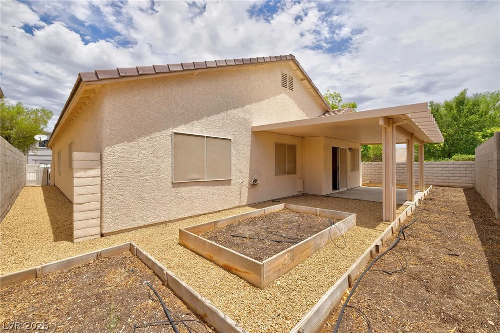 9001 Teetering Rock, Las Vegas, NV 89143