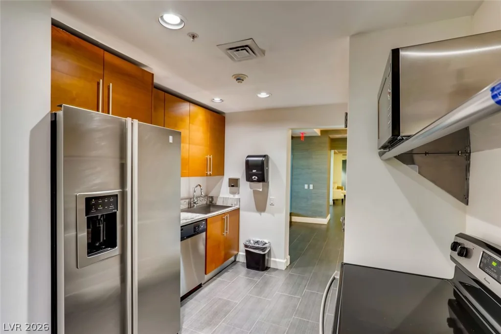 200 Sahara, Las Vegas, NV 89102