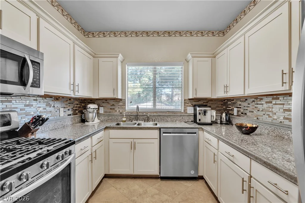 5250 Rainbow, Las Vegas, NV 89118