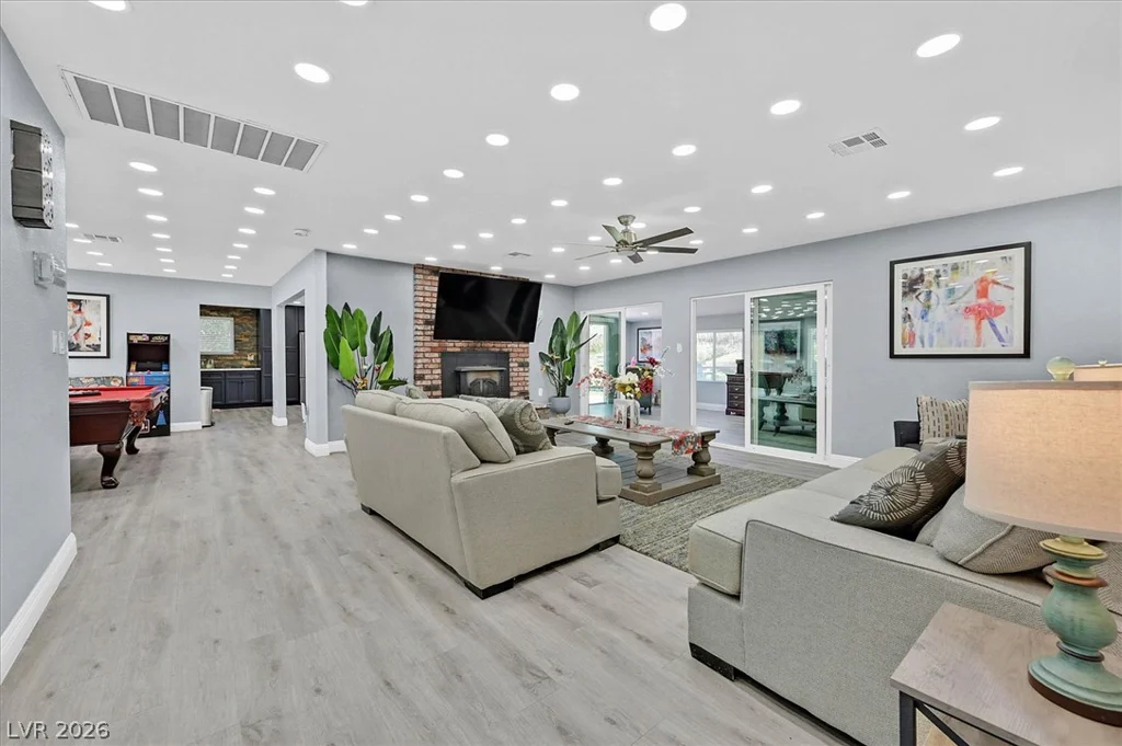 120 Chartan, Las Vegas, NV 89183