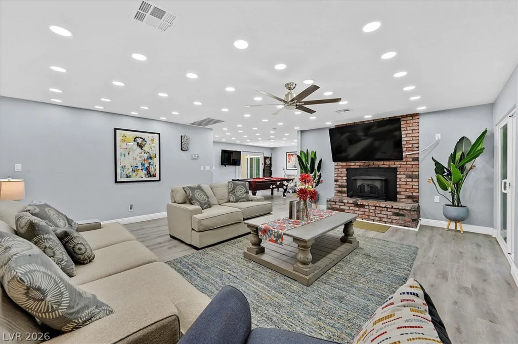 120 Chartan, Las Vegas, NV 89183