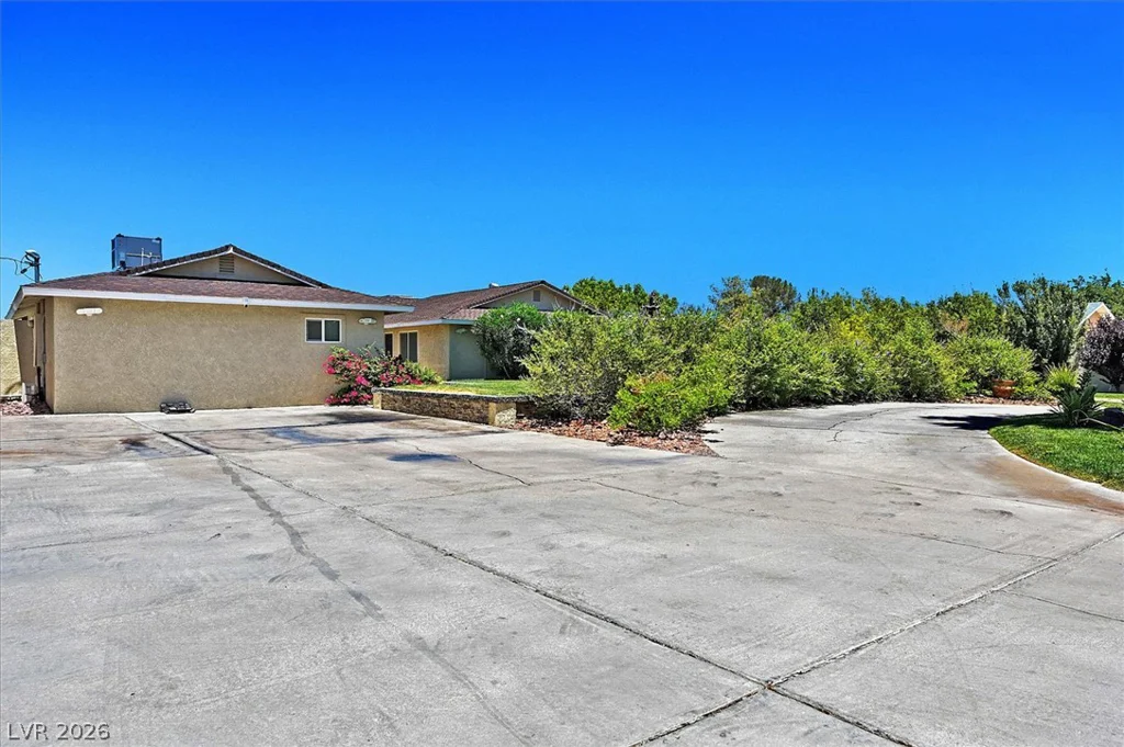 120 Chartan, Las Vegas, NV 89183
