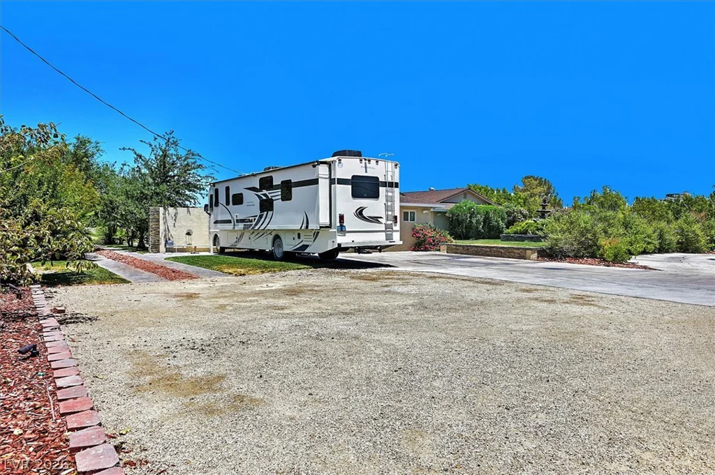 120 Chartan, Las Vegas, NV 89183