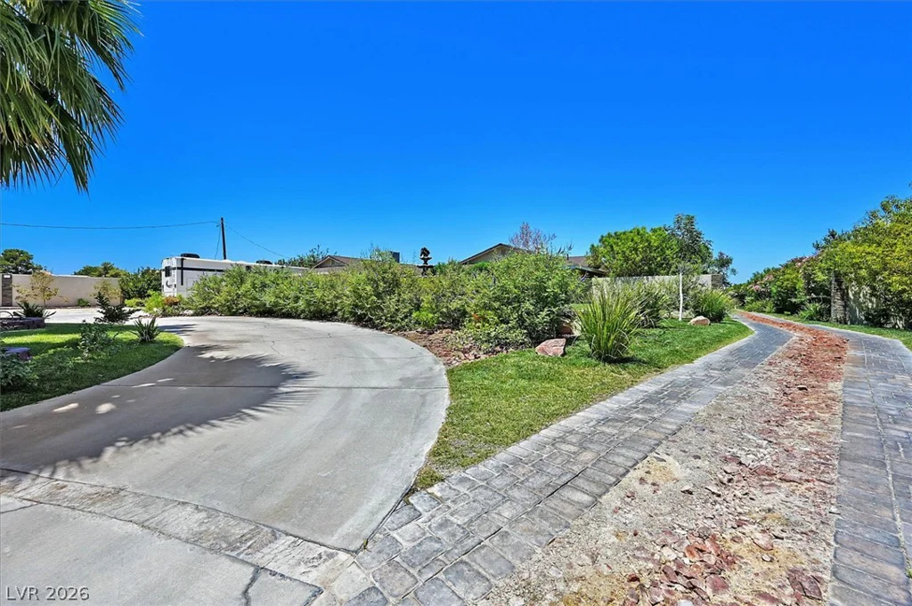 120 Chartan, Las Vegas, NV 89183