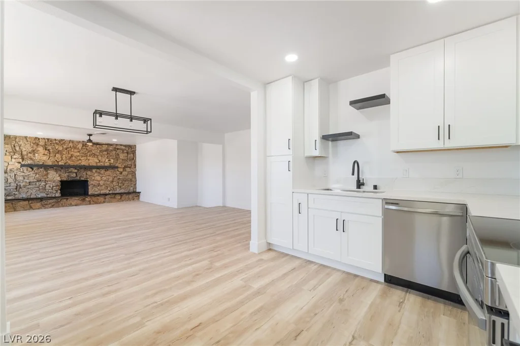 39 Lowery, Henderson, NV 89015