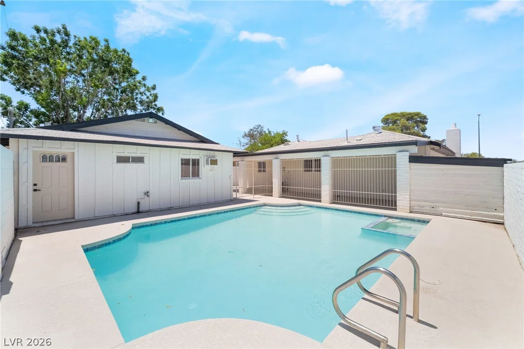 39 Lowery, Henderson, NV 89015