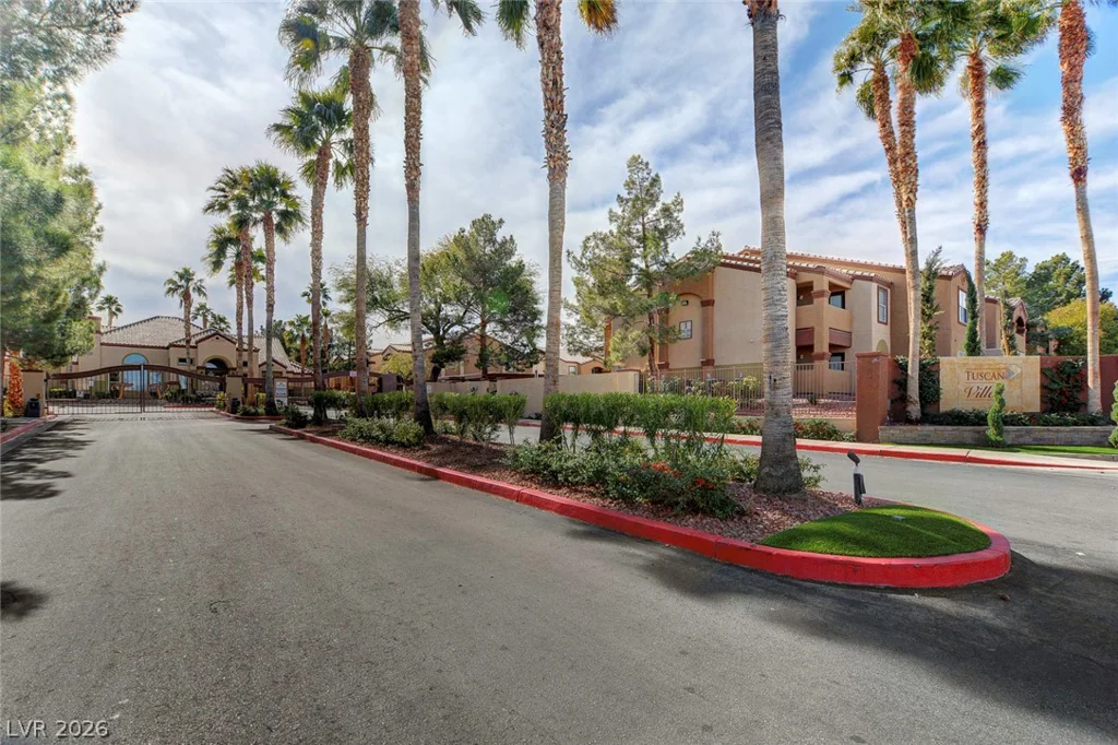 5055 Hacienda, Las Vegas, NV 89118