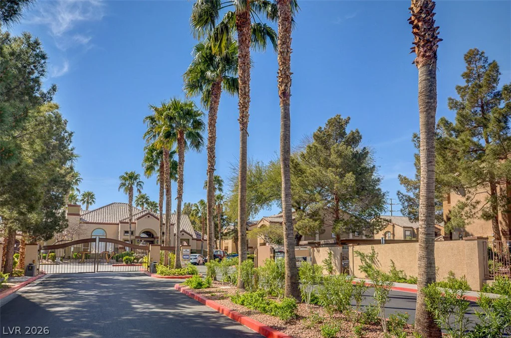 5055 Hacienda, Las Vegas, NV 89118