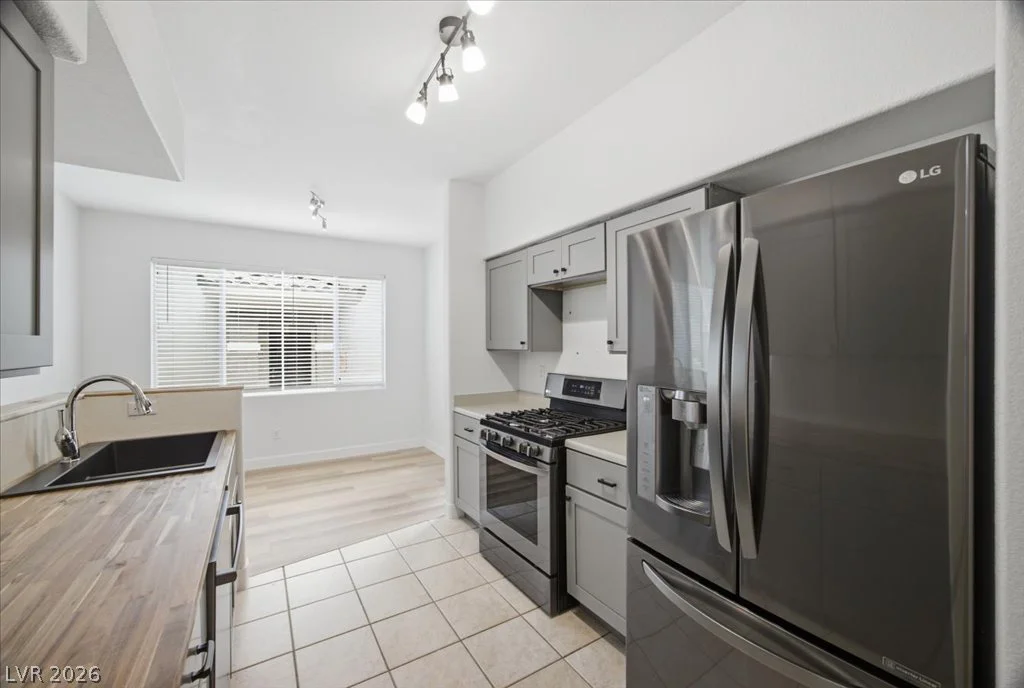 9050 Warm Springs, Las Vegas, NV 89148