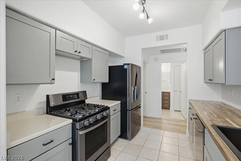 9050 Warm Springs, Las Vegas, NV 89148