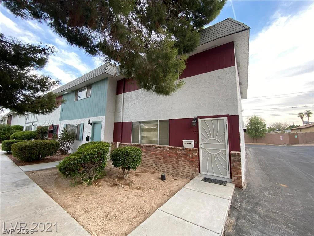 727 Greenbriar Townhouse, Las Vegas, NV 89121