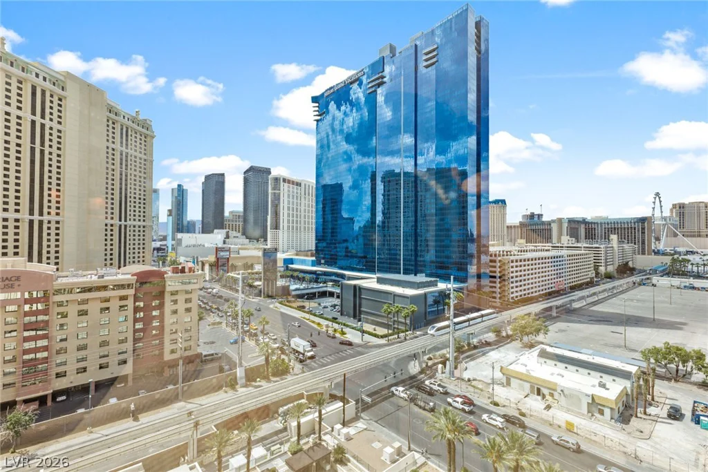 125 Harmon, Las Vegas, NV 89109