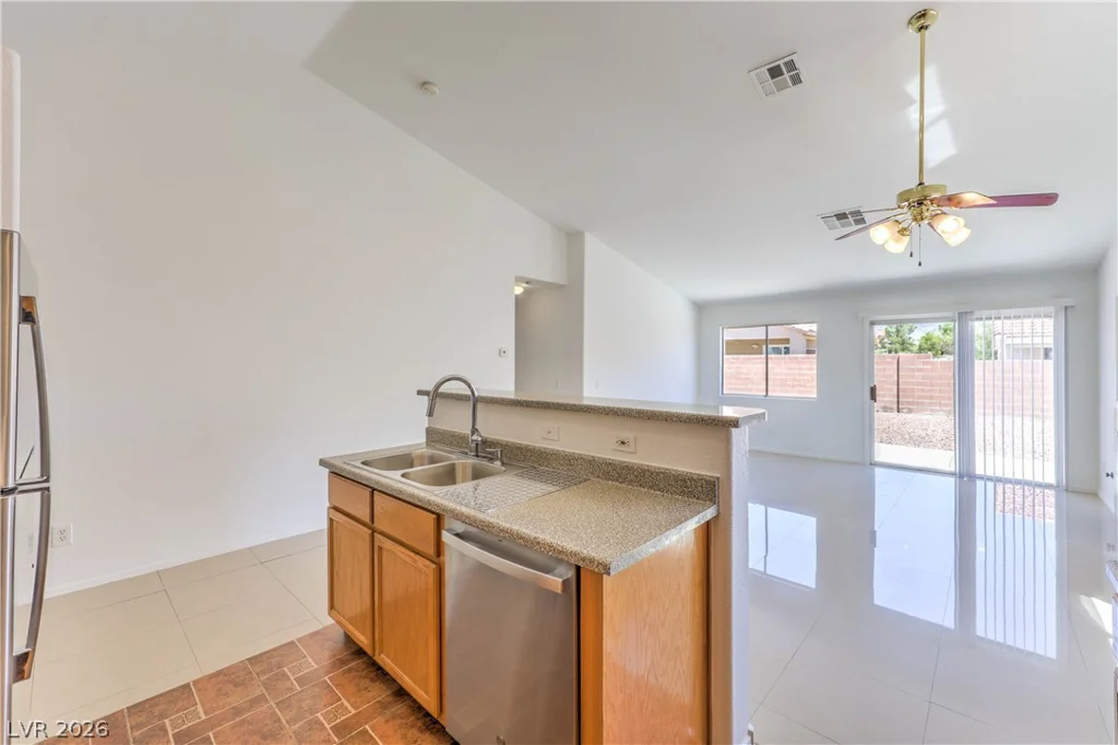 710 Turtleback, North Las Vegas, NV 89031