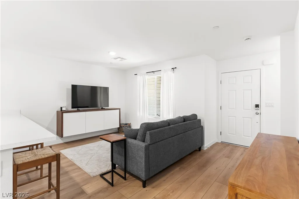 6308 Foxes Dale, Las Vegas, NV 89166