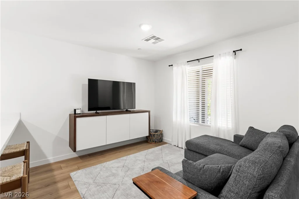 6308 Foxes Dale, Las Vegas, NV 89166