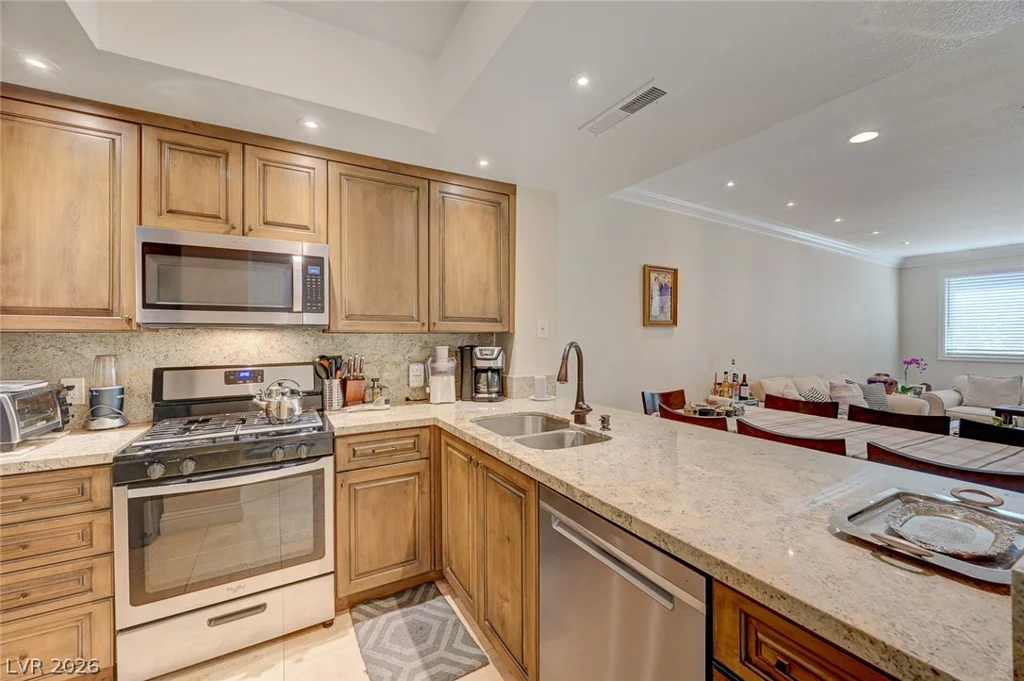 230 Flamingo, Las Vegas, NV 89169