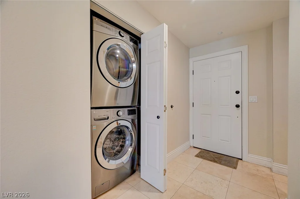 230 Flamingo, Las Vegas, NV 89169