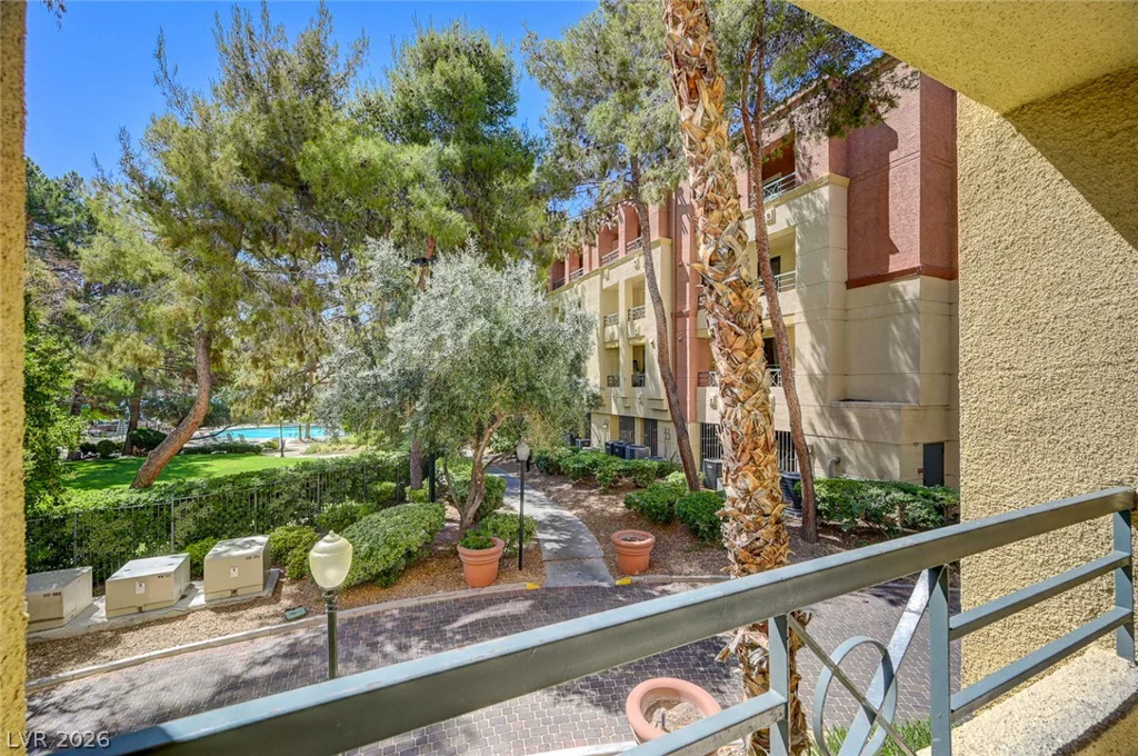 230 Flamingo, Las Vegas, NV 89169