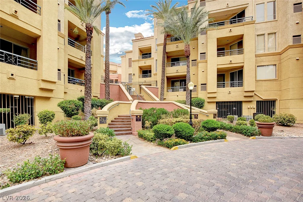 230 Flamingo, Las Vegas, NV 89169
