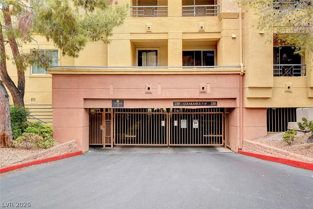230 Flamingo, Las Vegas, NV 89169