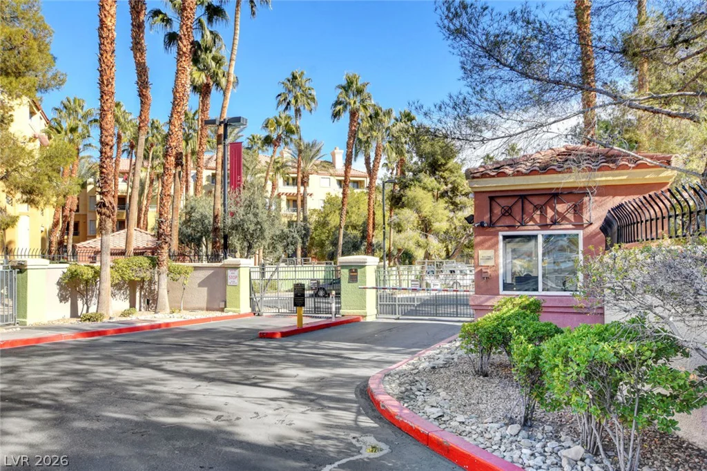 230 Flamingo, Las Vegas, NV 89169