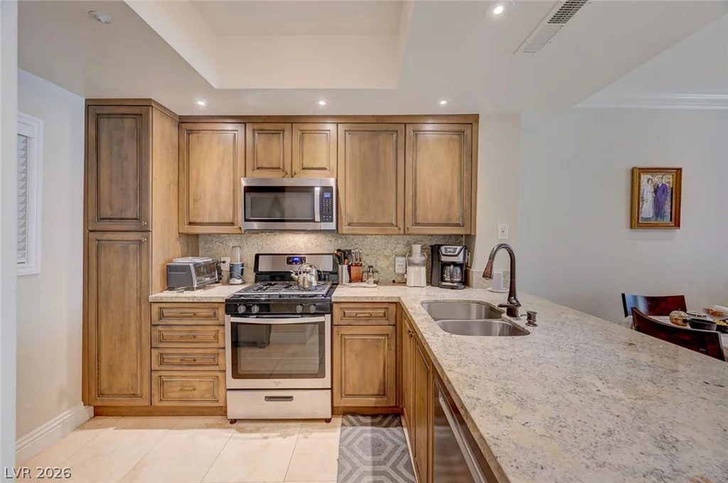 230 Flamingo, Las Vegas, NV 89169