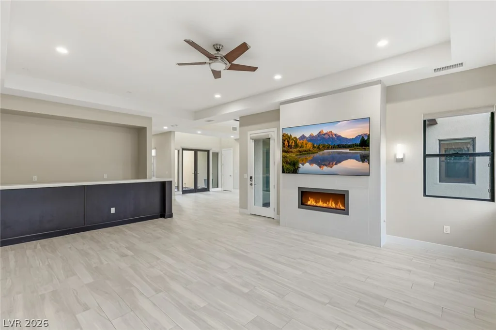 64 Grey Feather, Las Vegas, NV 89135