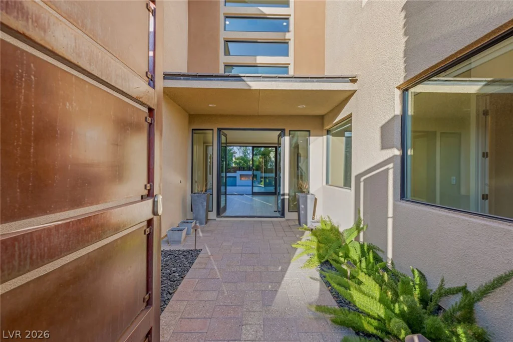 64 Grey Feather, Las Vegas, NV 89135