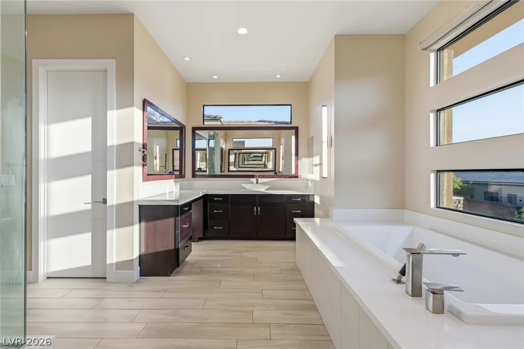 64 Grey Feather, Las Vegas, NV 89135