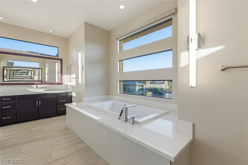 64 Grey Feather, Las Vegas, NV 89135