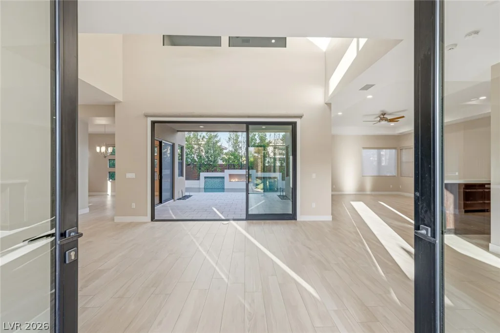 64 Grey Feather, Las Vegas, NV 89135