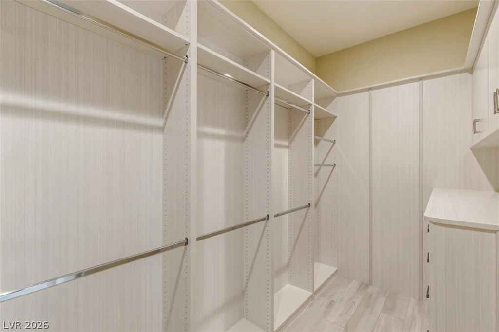 64 Grey Feather, Las Vegas, NV 89135
