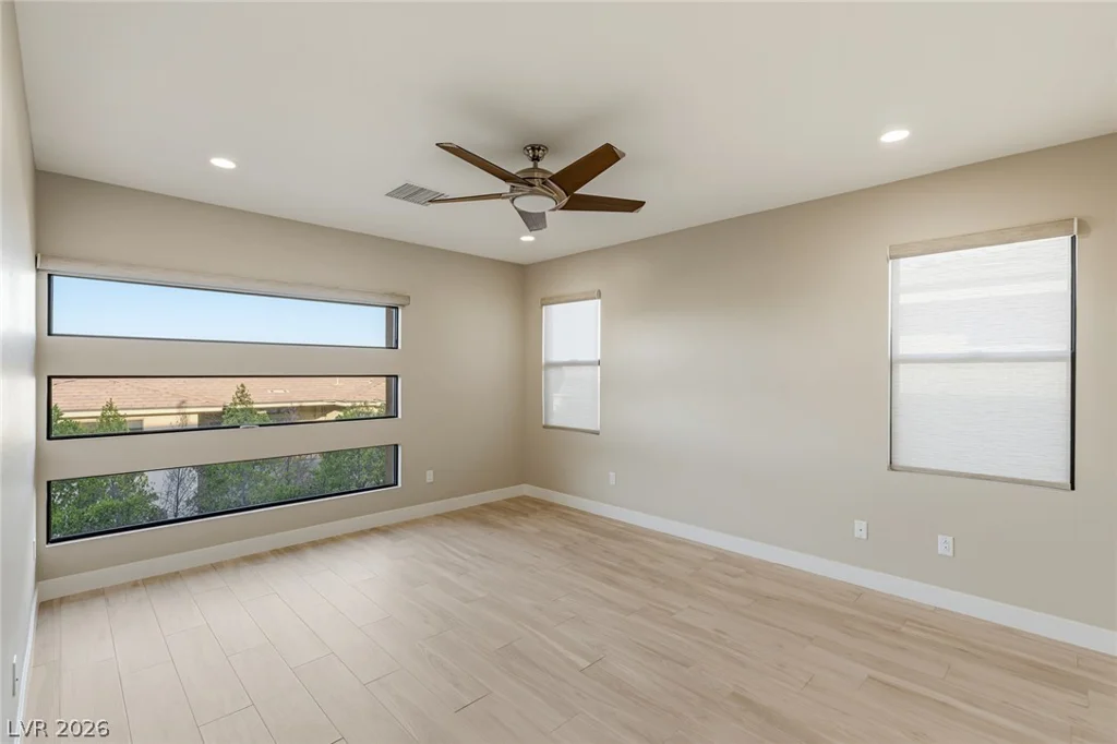 64 Grey Feather, Las Vegas, NV 89135