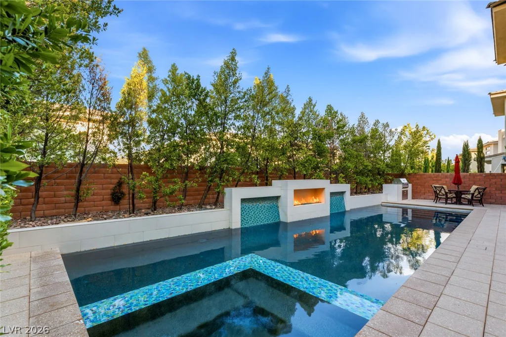 64 Grey Feather, Las Vegas, NV 89135