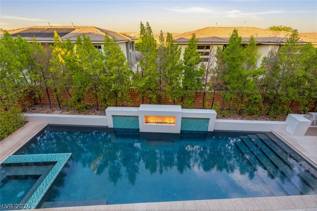 64 Grey Feather, Las Vegas, NV 89135