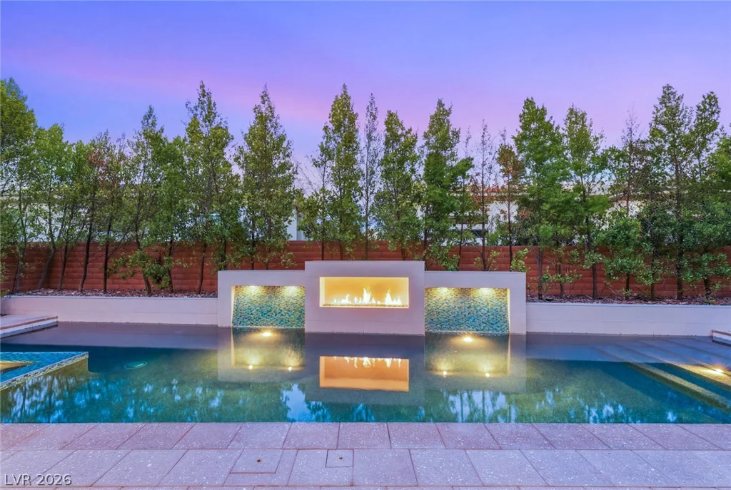 64 Grey Feather, Las Vegas, NV 89135