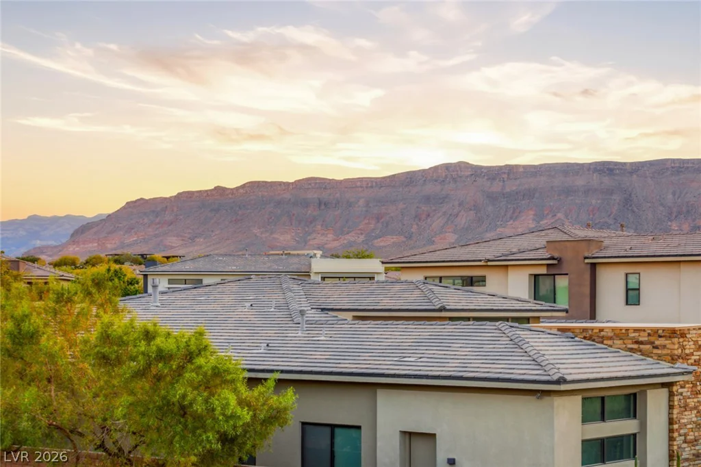64 Grey Feather, Las Vegas, NV 89135