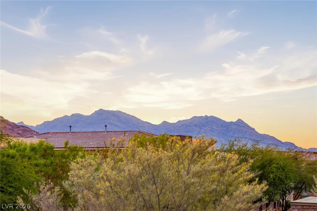 64 Grey Feather, Las Vegas, NV 89135