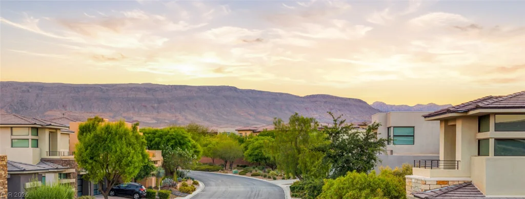 64 Grey Feather, Las Vegas, NV 89135